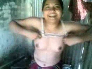 Dp fhg 680. Mature girl enjoying in shower