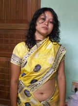 Picture gallery 49 Indian wife padma in saree getting naked