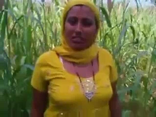 Dp fhg 829 Punjabi bhabhi exposing her vagina in open